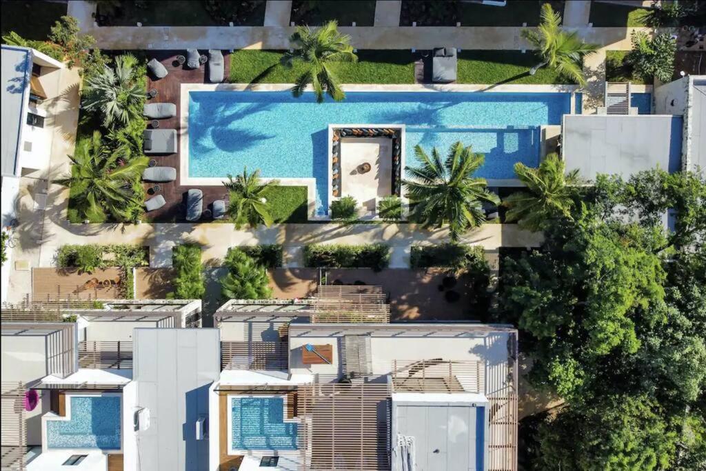 Contemporary Poolside Condo, Wi-fi - Paraiso Kaanal 101 *